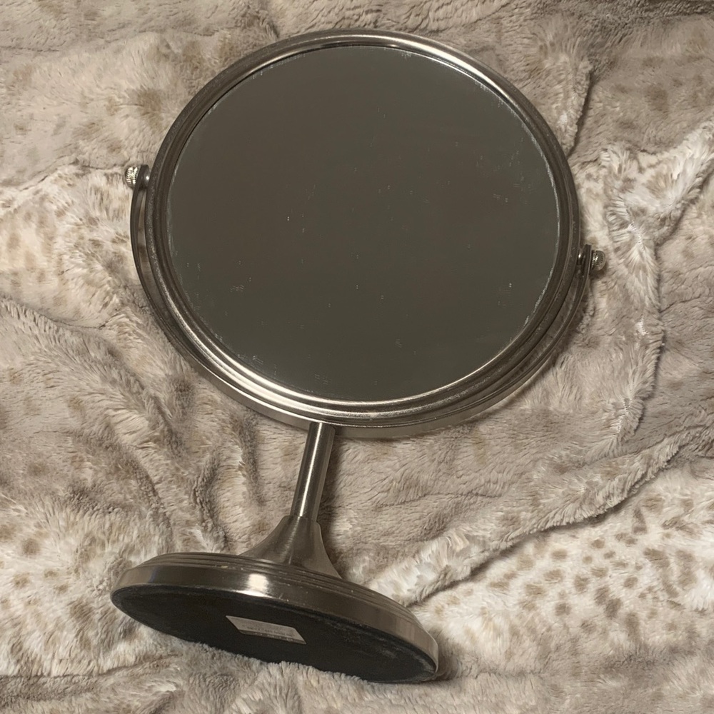 Double sided vanity mirror